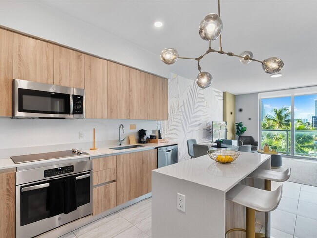 Building Photo - 3900 Biscayne Blvd Unit S-304