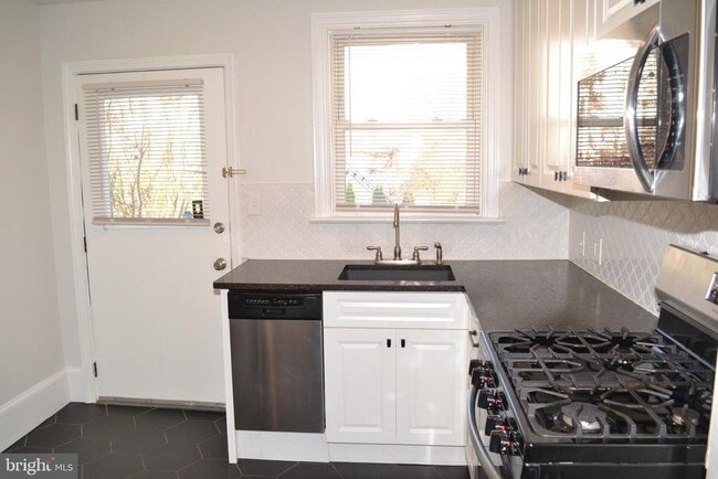 Photo - 123 S Matlack St