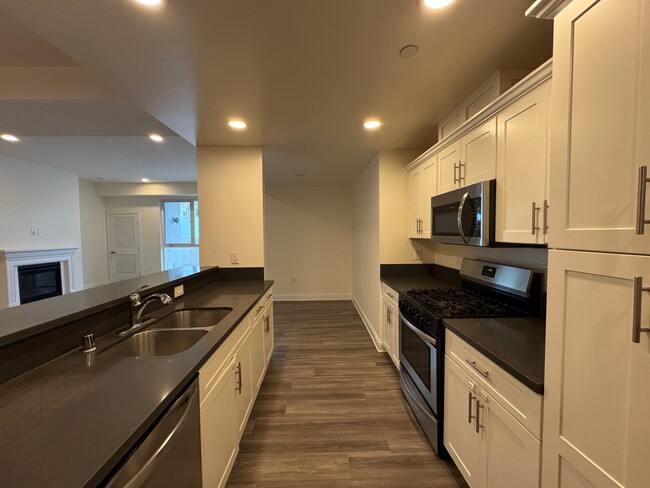 Photo - 14934 Burbank Blvd Unit 102