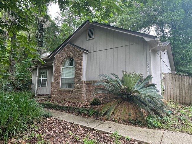 House on the East Side with a Fenced Yard!!! - House on the East Side with a Fenced Yard!!!