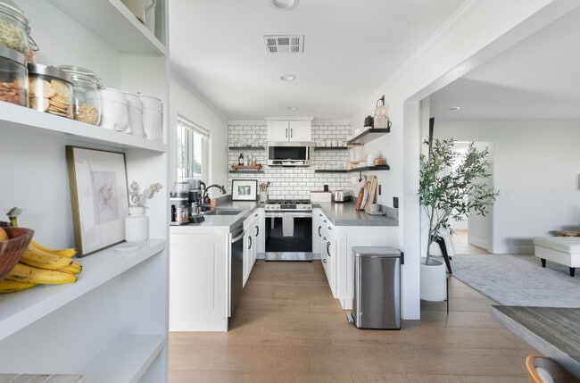 Photo - 8418 Glider Ave Unit 8418