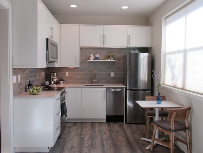 Photo - 1606 N Emerson St Unit B