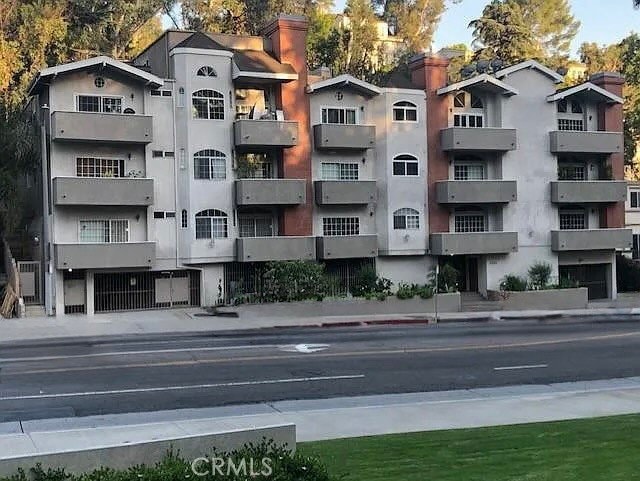 Photo - 3284 Barham Blvd