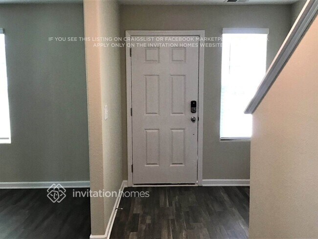 Photo - 705 Fauna St