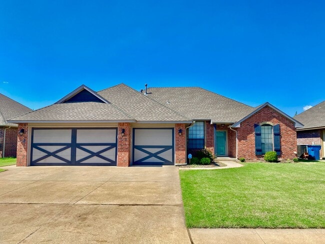 Building Photo - Gorgeous 4 Bed 2 Bath In Edmond