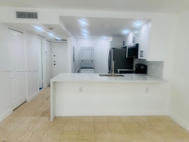 Photo - 1915 Brickell Ave Unit 604