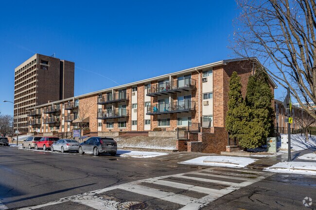 Building Photo - L' Hermitage Apartments