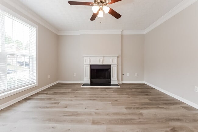 Photo - 4017 Riverside Pkwy