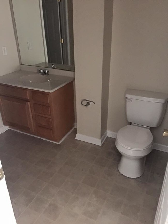 689 Royal Sunset Dr Townhome Townhome Rental in ster NY