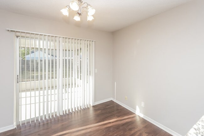 Photo - 1626 Crossridge Dr