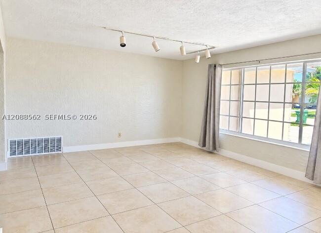 320 NW 93rd Ave