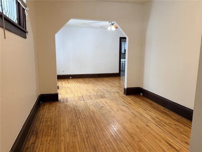 Photo - 1030 Reaney Ave E