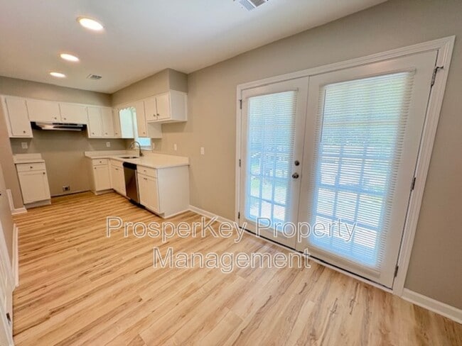 Photo - 5613 Pollman St