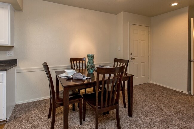 Jordan - 2 Bed / 2 Bath - 1,000 Sq.Ft. - Ashley Square