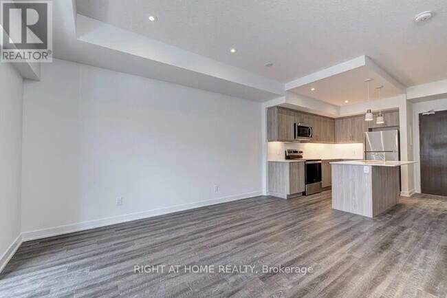 Photo - 16 Markle Cres Unit 312