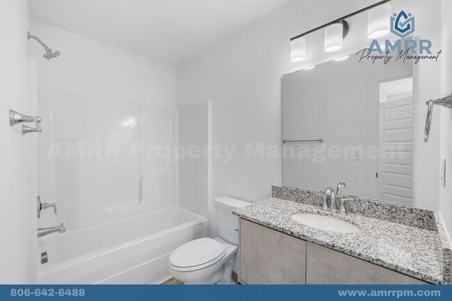 Photo - 870 States Ave