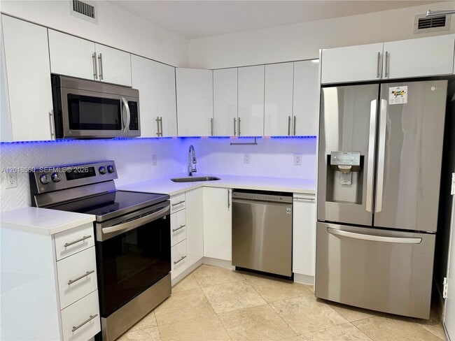 Photo - 5151 Collins Ave Unit 1626