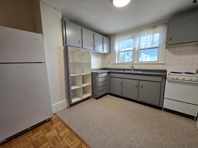 Photo - 56 Park Vale Ave Unidad #1