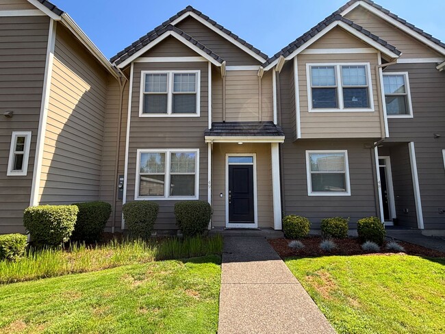 Building Photo - Modern Townhome Available in Wilsonville