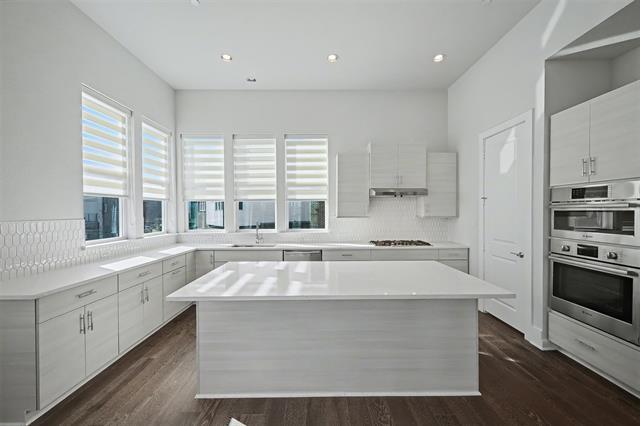 Photo - 381 E Greenbriar Ln