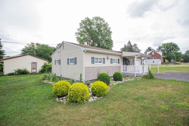 Photo - Most sought after Woodlawn area. 2BR 1BA