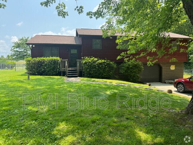 Building Photo - 10 Laurel Brook Dr Rental
