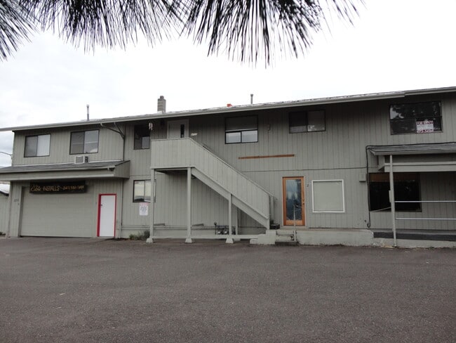 Building Photo - 228 NE Ward Ave Unit 2-2