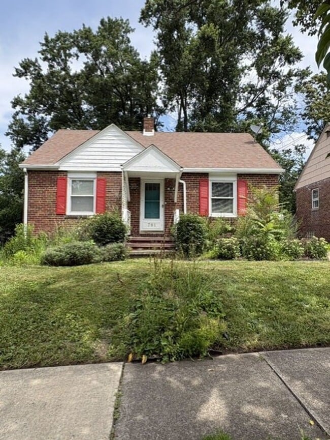 Building Photo - Charming 2-Bedroom Brick Home with Central Air, Garage & Spacious Backyard