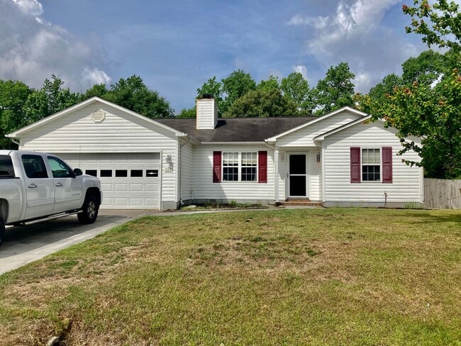 Building Photo - 3 Bedroom 2 Bath Richlands Home for Rent