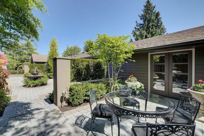 Photo - 5bd/4ba Medina Home