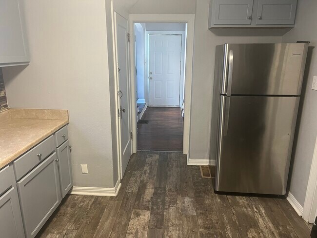 Photo - 1694 Bide A Wee Park Ave