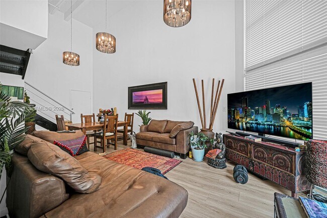 7728 Collins Ave Unit 5