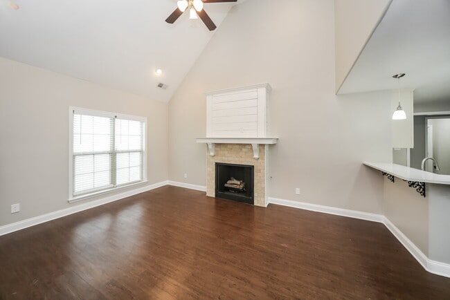 Photo - 7200 Kingcrest Rd