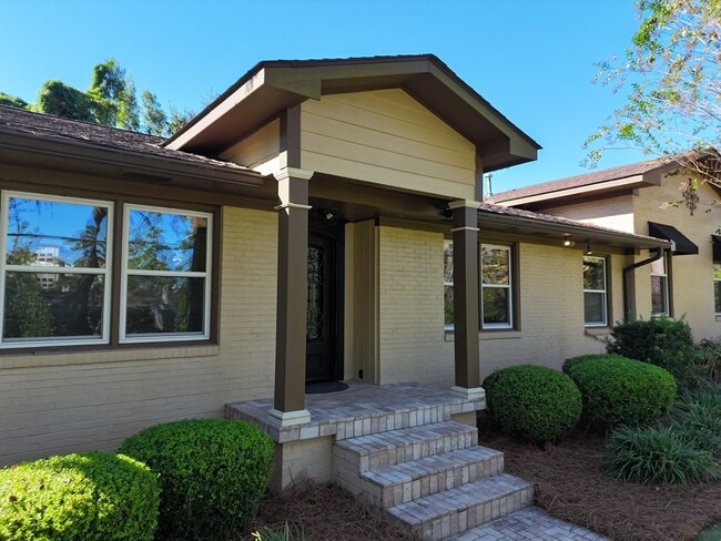 Photo - 311 Junius St
