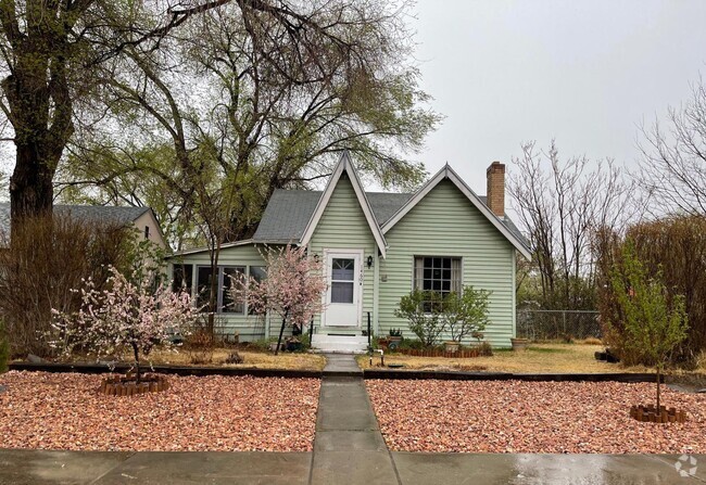 Building Photo - 1460 Ouray Ave Rental