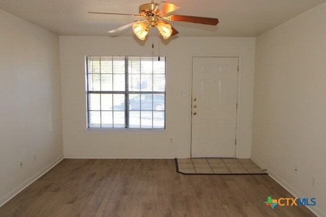 Photo - 305 Cedar Ridge Dr Unidad B