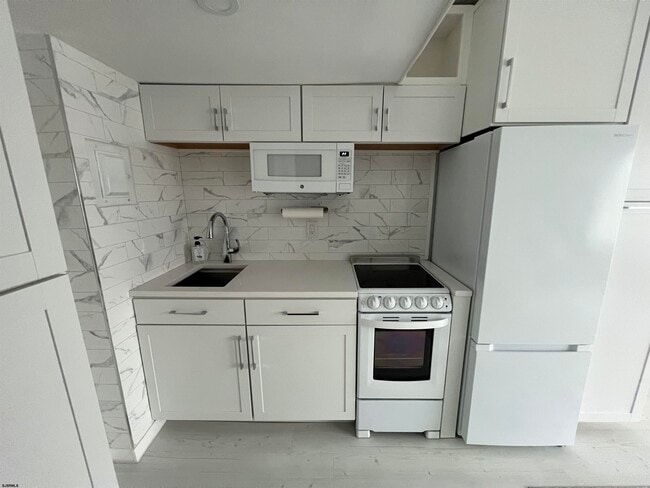 Photo - 3501 Boardwalk Unit B206