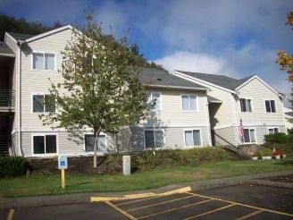 Lincoln Commons - Lincoln Commons Apartments