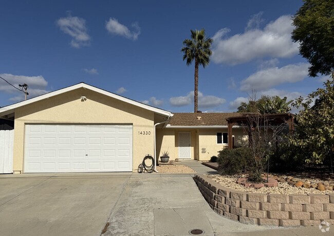 Building Photo - Single Story, Single Family Home with Upgr...