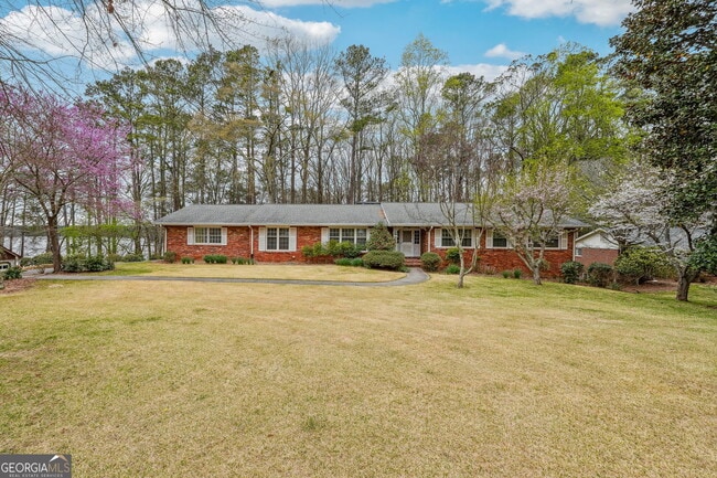 Building Photo - 5140 Lakewood Dr Rental
