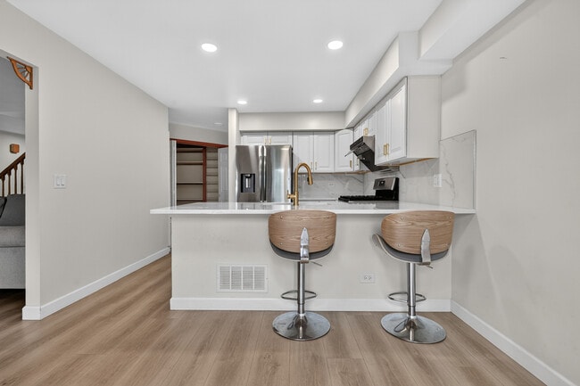 Photo - 1047 Beninford Ln
