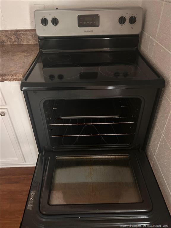 Photo - 421 Squirrel St