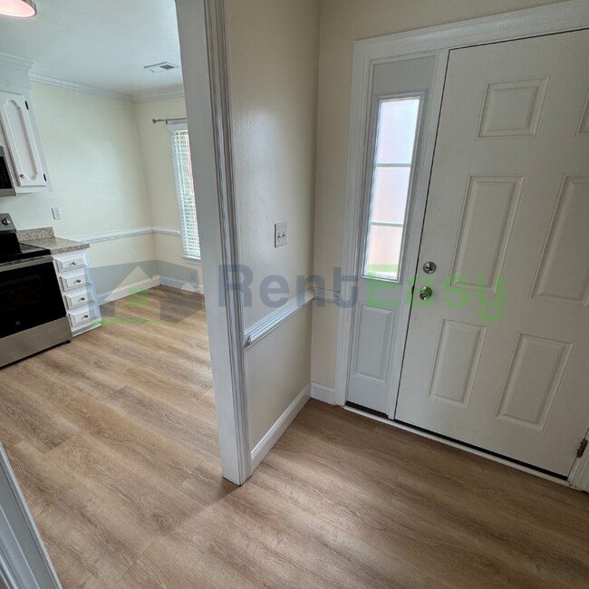 Photo - 1838 Volvo Pkwy