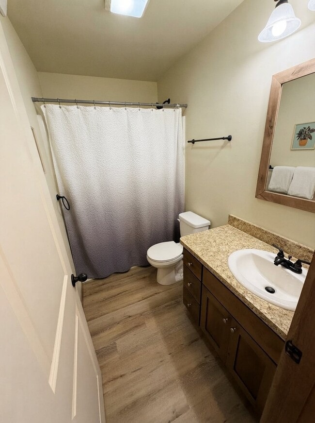 Photo - 511 W Hugel St