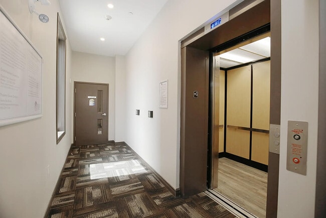 Nous avons un ascenseur - 14 Front St N Unité NiagaraStudent Living