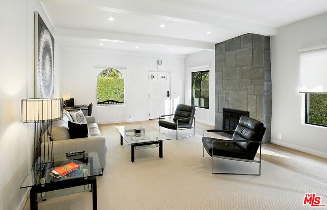 Photo - 823 N Harper Ave