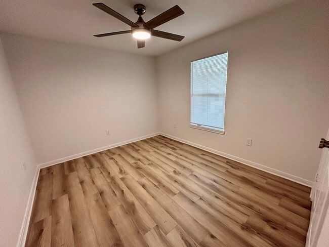 Photo - G 116-118 Gruver Circle Unit 116