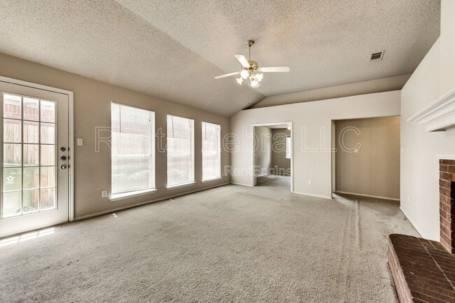 Photo - 6010 Wall St