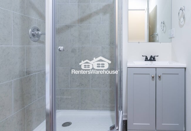 Photo - 2305 E 37th St