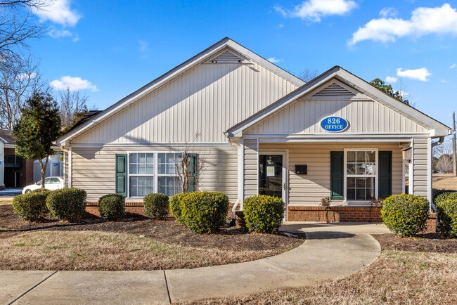 Photo - Caitlin Station